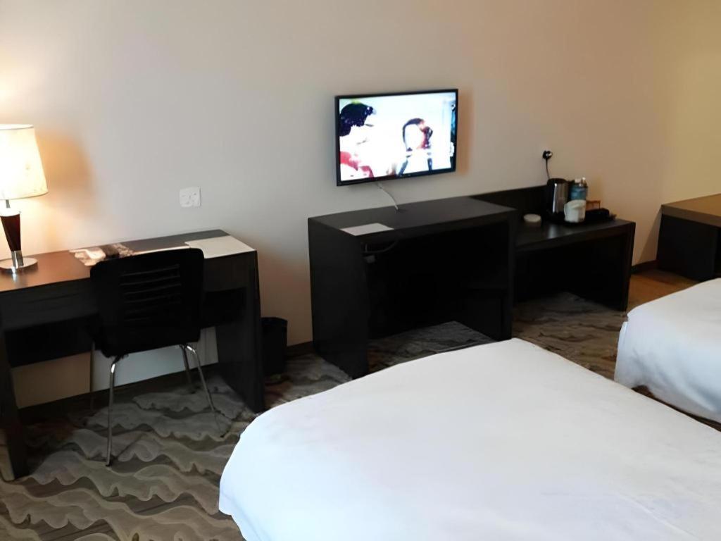 Eminent Hotel Кота-Кінабалу Екстер'єр фото
